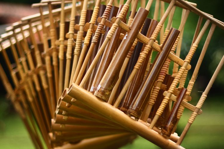 Detail Gambar Alat Musik Tradisional Angklung Nomer 27