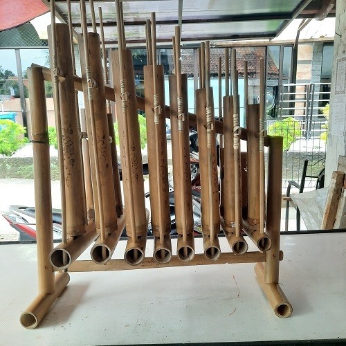 Detail Gambar Alat Musik Tradisional Angklung Nomer 39