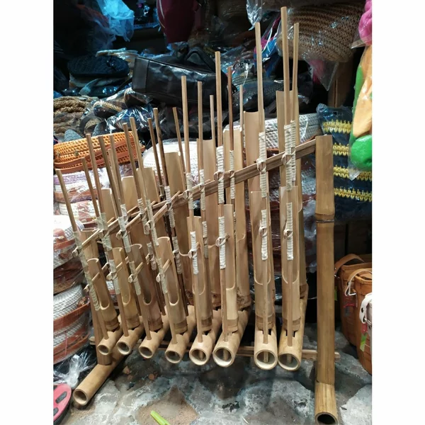 Detail Gambar Alat Musik Tradisional Angklung Nomer 52