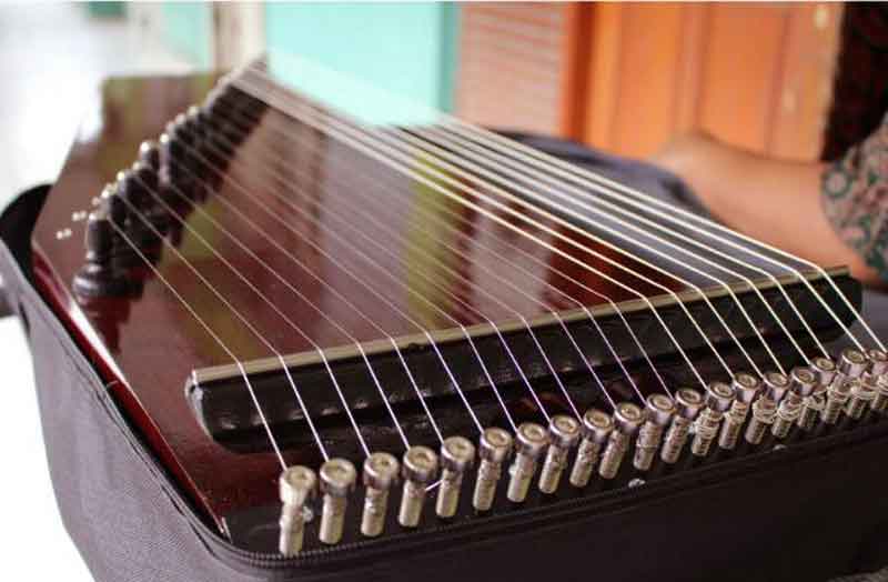 Detail Gambar Alat Musik Tradisional Kecapi Nomer 13