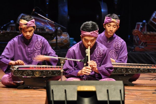 Detail Gambar Alat Musik Tradisional Kecapi Nomer 27