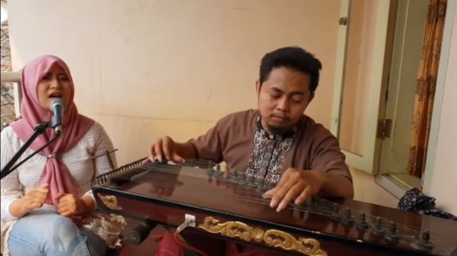 Detail Gambar Alat Musik Tradisional Kecapi Nomer 33