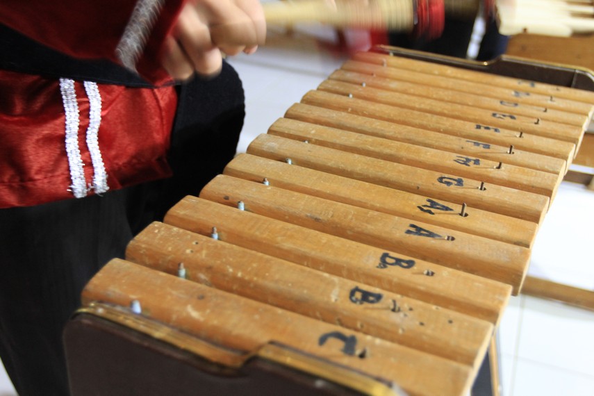 Detail Gambar Alat Musik Tradisional Kolintang Nomer 16