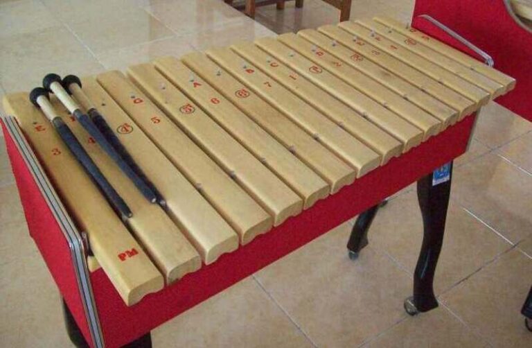 Detail Gambar Alat Musik Tradisional Kolintang Nomer 3