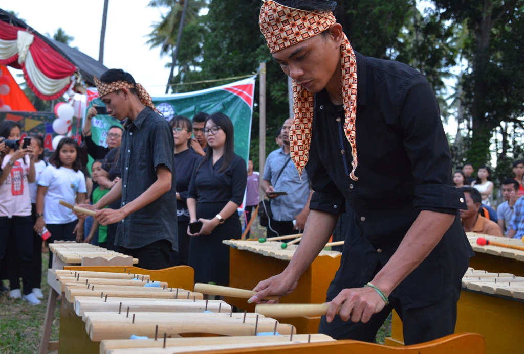 Detail Gambar Alat Musik Tradisional Kolintang Nomer 49