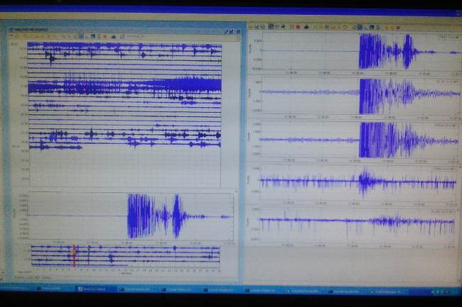 Detail Gambar Alat Pengukur Gempa Nomer 34