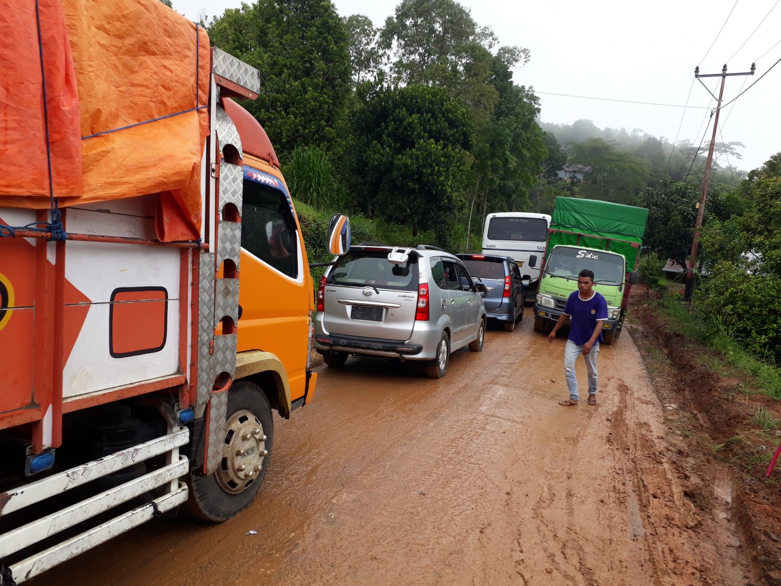 Detail Gambar Alat Transportasi Darat Mobil Arah Belakang Nomer 31