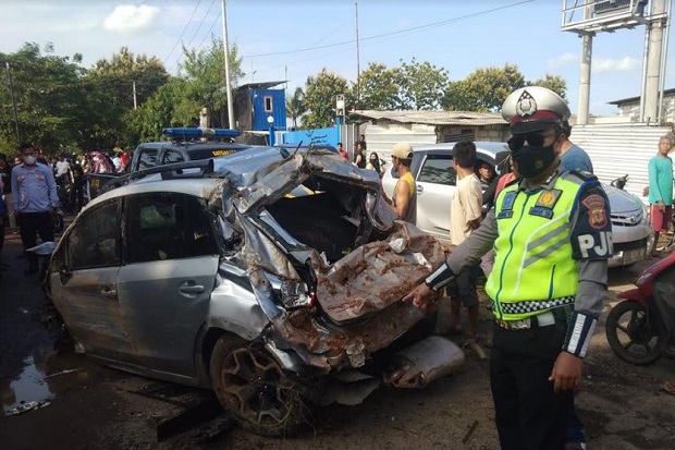 Detail Gambar Alat Transportasi Darat Mobil Arah Belakang Nomer 35