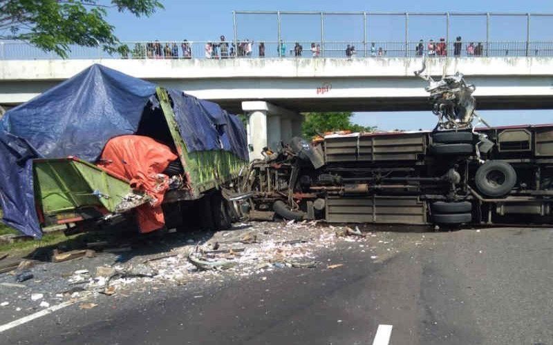 Detail Gambar Alat Transportasi Darat Mobil Arah Belakang Nomer 44