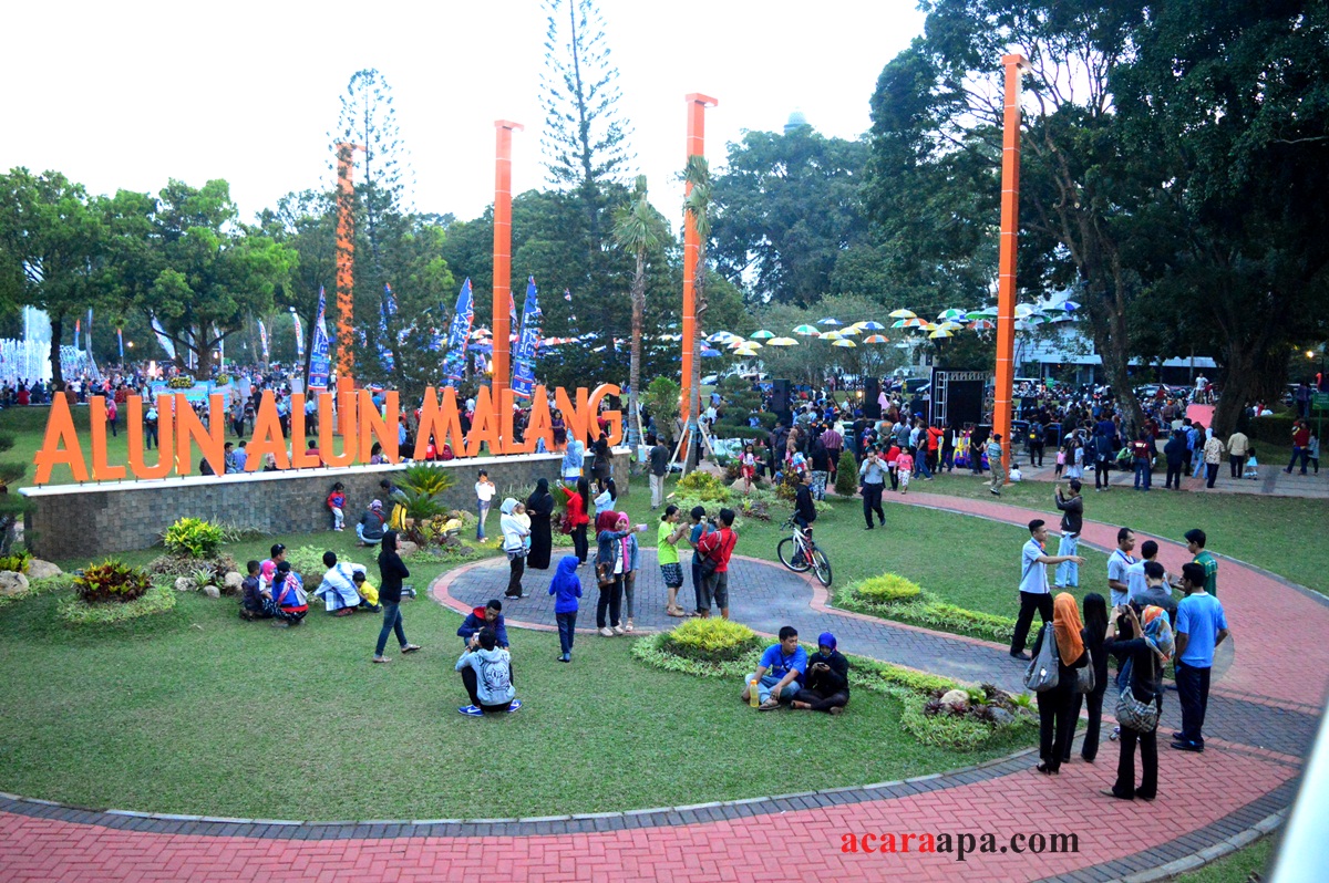 Detail Gambar Alun Alun Nomer 9