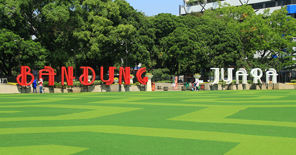 Detail Gambar Alun Alun Kota Bandung Nomer 17