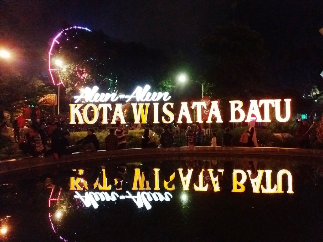 Detail Gambar Alun Alun Kota Batu Nomer 45