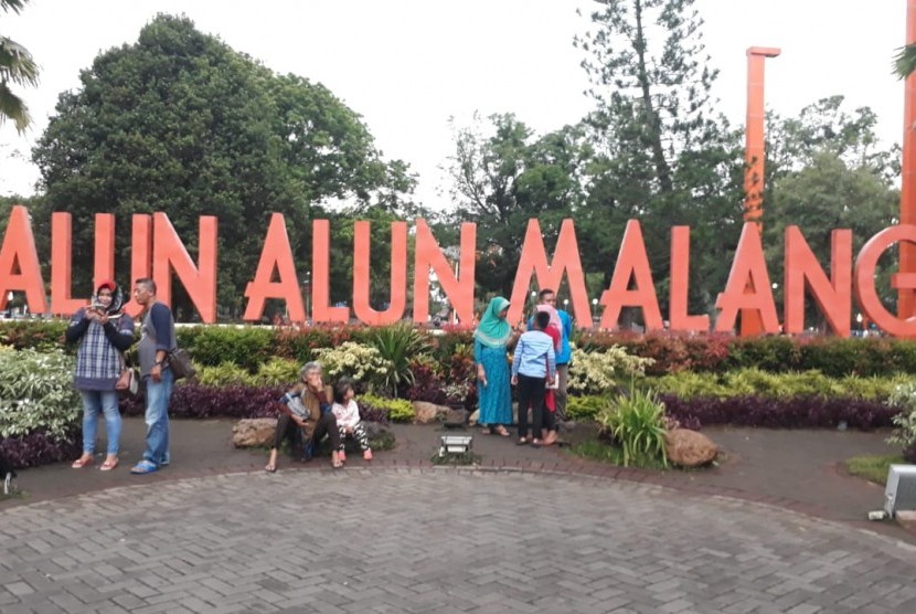 Detail Gambar Alun Alun Kota Malang Nomer 20