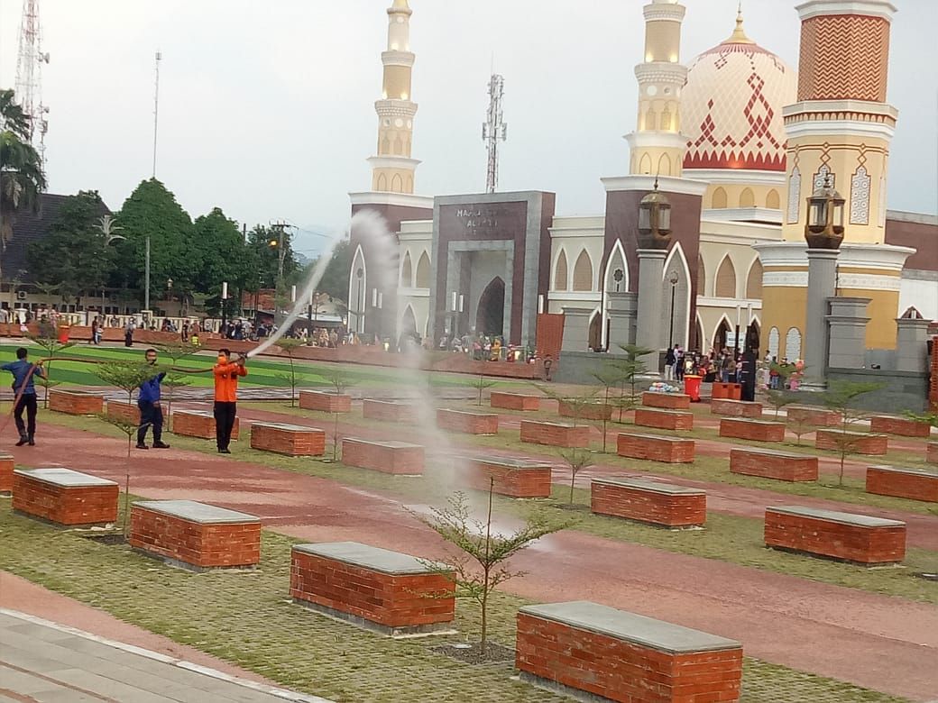 Detail Gambar Alun Alun Majalengka Nomer 15