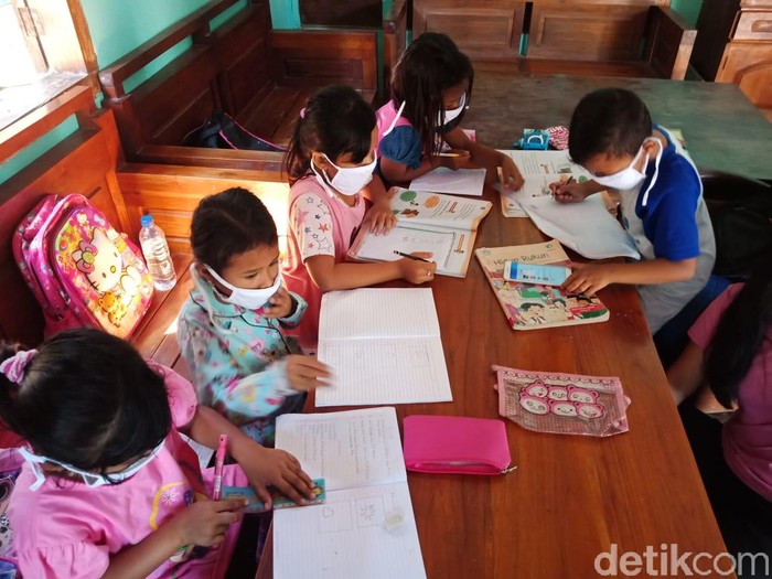 Detail Gambar Anak Anak Belajar Nomer 11