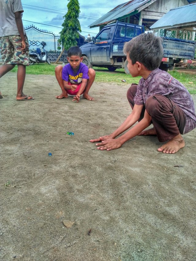 Detail Gambar Anak Anak Kecil Bermain Nomer 24