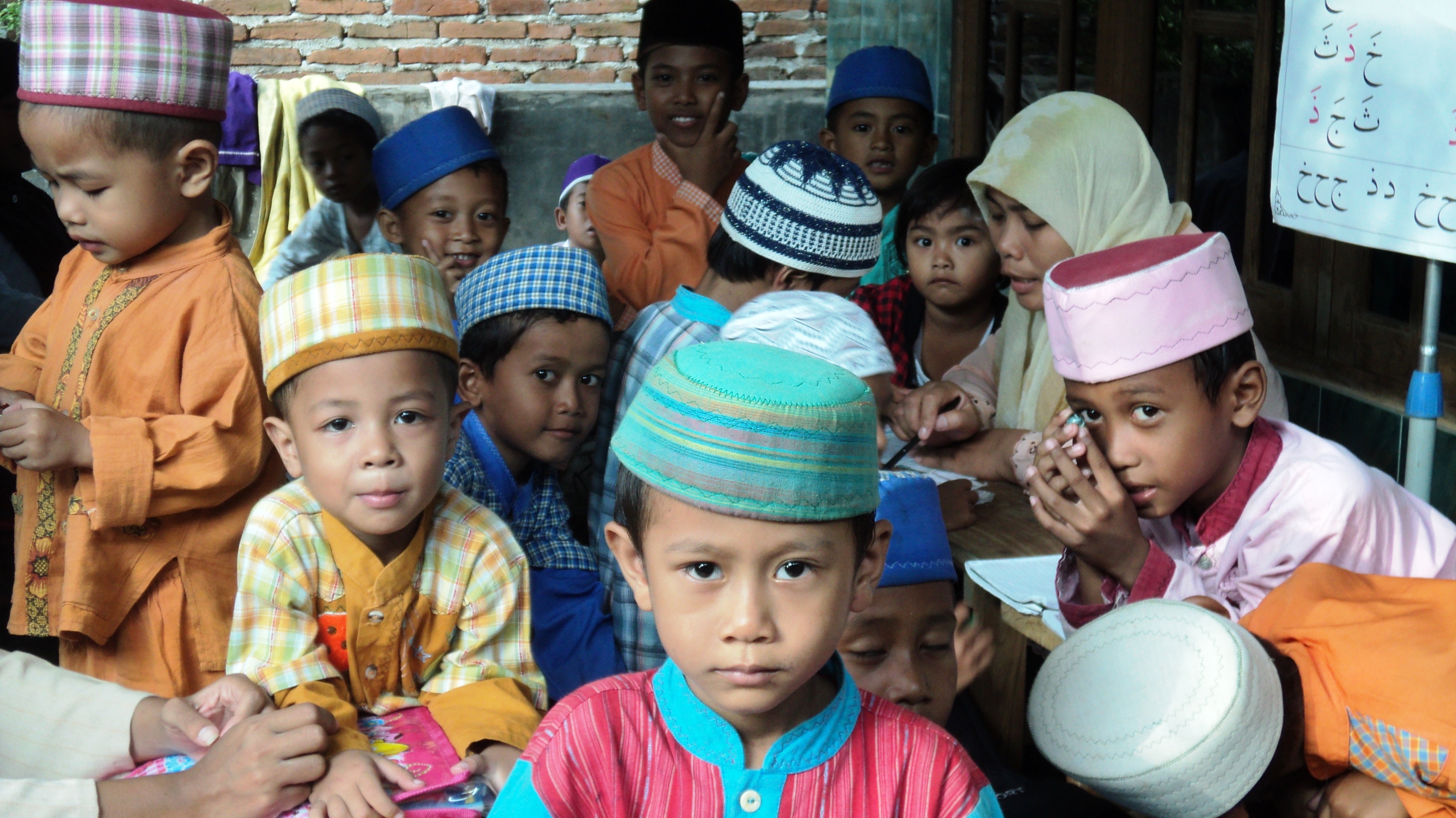 Detail Gambar Anak Anak Yatim Nomer 31