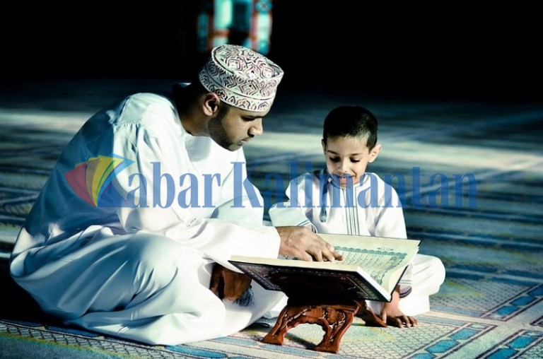 Detail Gambar Anak Baca Alquran Nomer 40