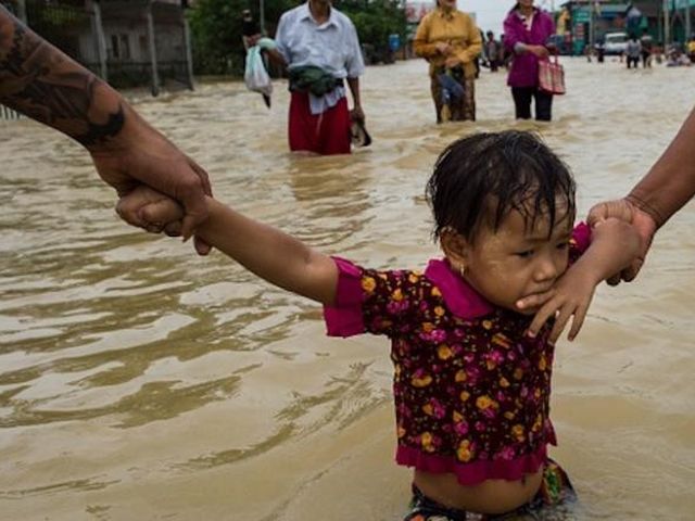 Detail Gambar Anak Banjir Nomer 18