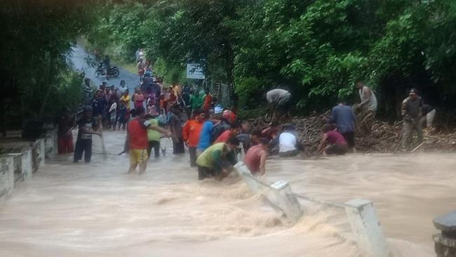 Detail Gambar Anak Banjir Nomer 43