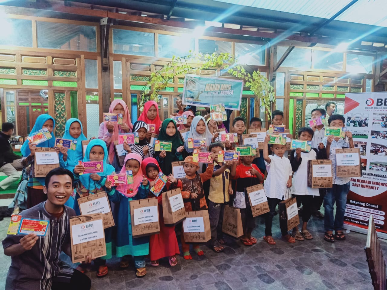 Detail Gambar Anak Berbagi Kepada Anak Yatim Nomer 48