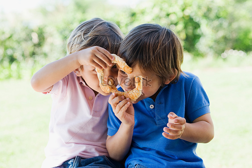 Detail Gambar Anak Berbagi Makanan Nomer 41