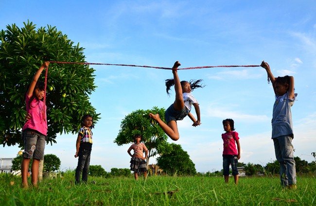 Detail Gambar Anak Bermain Lompat Tali Nomer 25