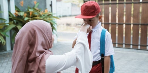 Detail Gambar Anak Berpamitan Nomer 21