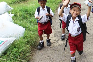 Detail Gambar Anak Bersemangat Sekolah Nomer 24