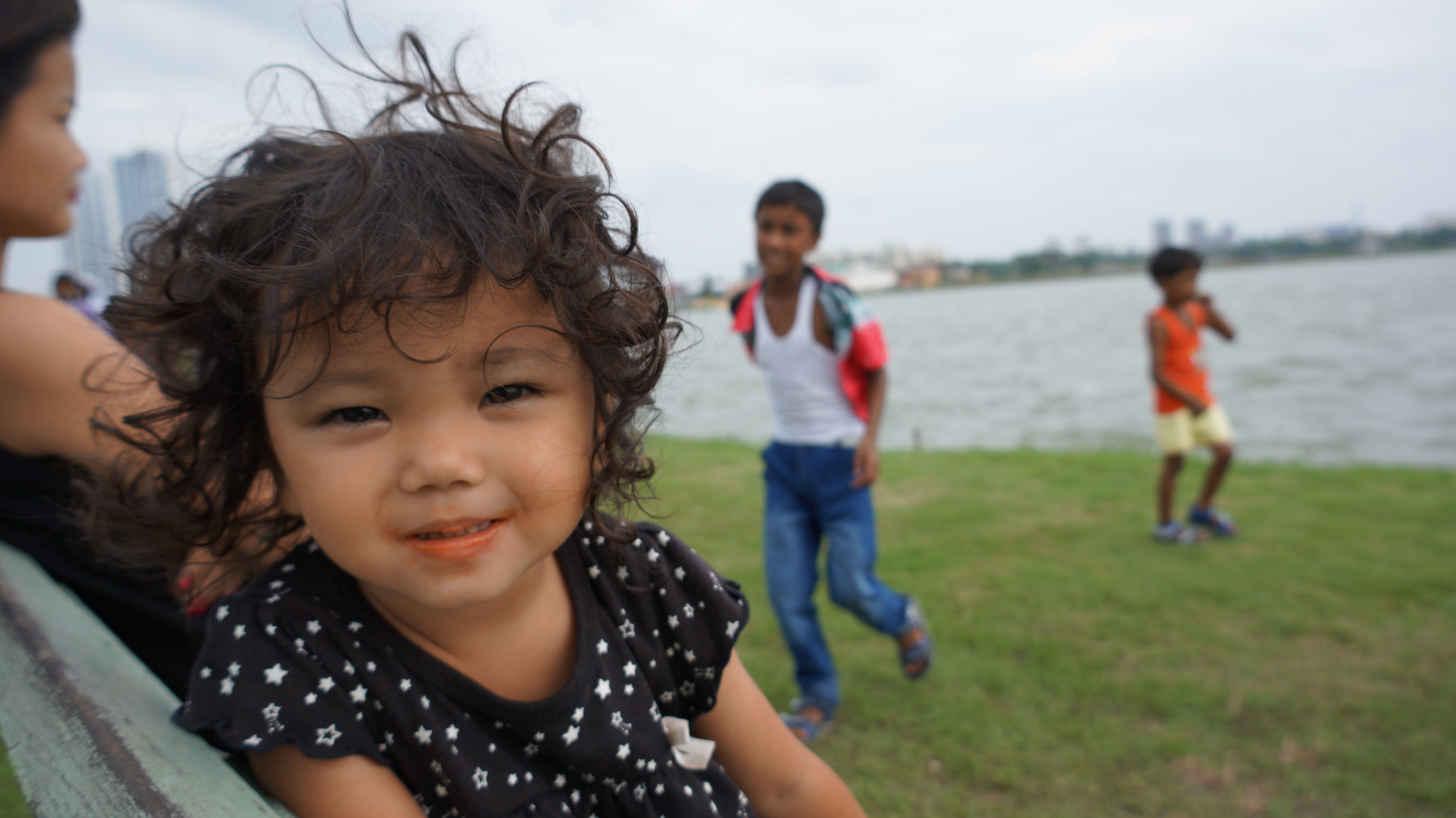 Detail Gambar Anak Imut Putih Rambut Ikal Nomer 47