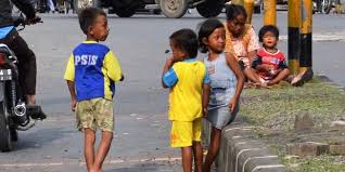 Detail Gambar Anak Jalanan Gambar Fenomena Anak Jalanan Indonesia Nomer 12