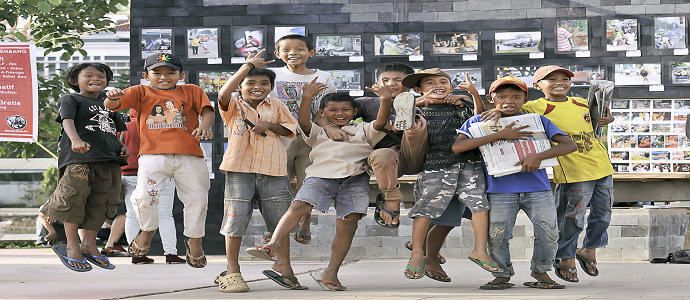 Detail Gambar Anak Jalanan Gambar Fenomena Anak Jalanan Indonesia Nomer 3