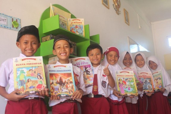 Detail Gambar Anak Juara Di Sekolah Nomer 20