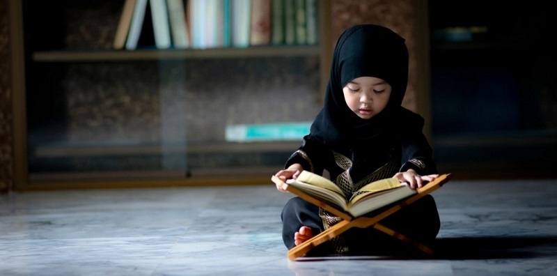 Gambar Anak Kecil Baca Al Quran - KibrisPDR