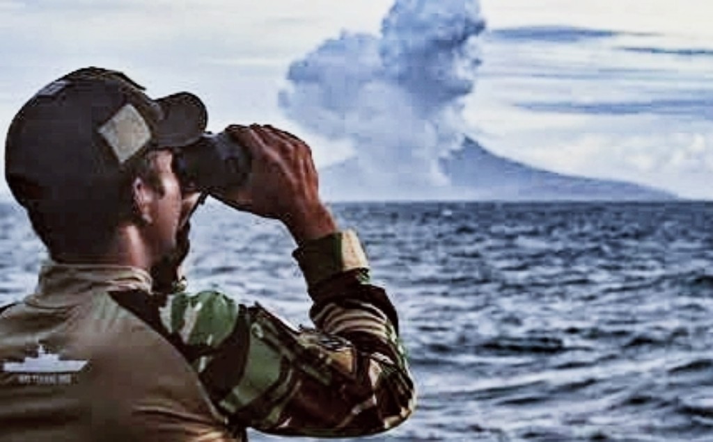 Detail Gambar Anak Krakatau Meletus Nomer 39