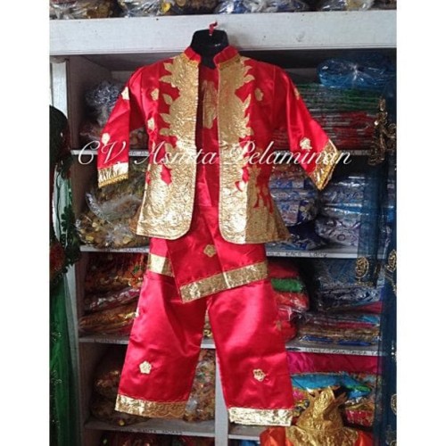 Detail Gambar Anak Laki Laki Pakai Baju Merah Nomer 55