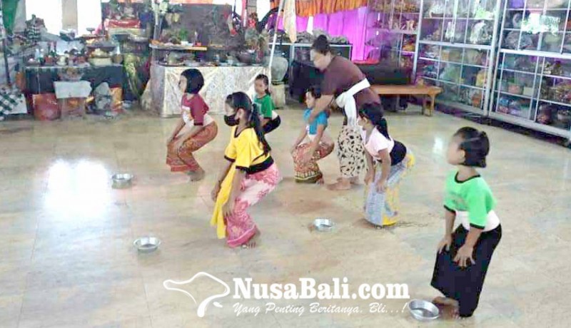 Detail Gambar Anak Latihan Menari Nomer 30