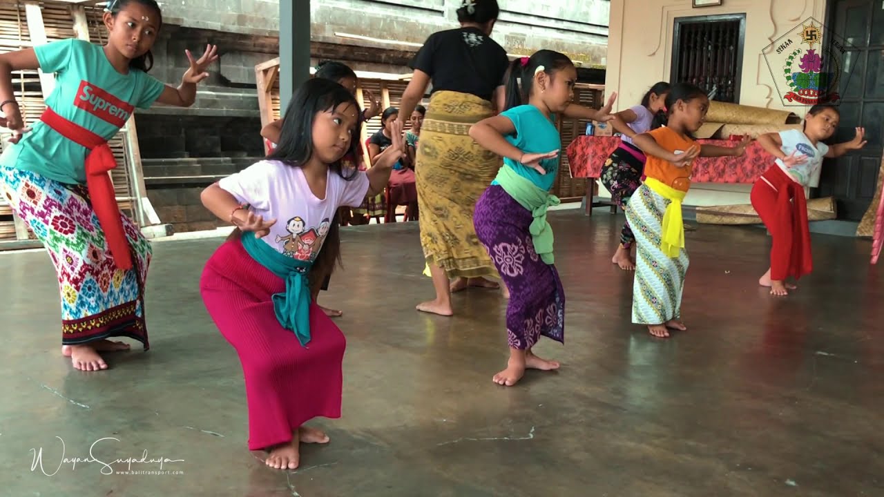 Detail Gambar Anak Latihan Menari Bali Nomer 4