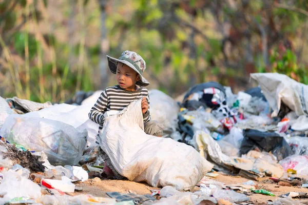 Detail Gambar Anak Lukisan Anak Pinggiran Kota Nomer 19