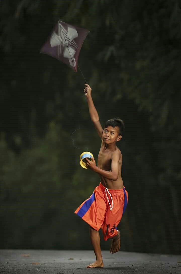 Detail Gambar Anak Main Layangan Nomer 13