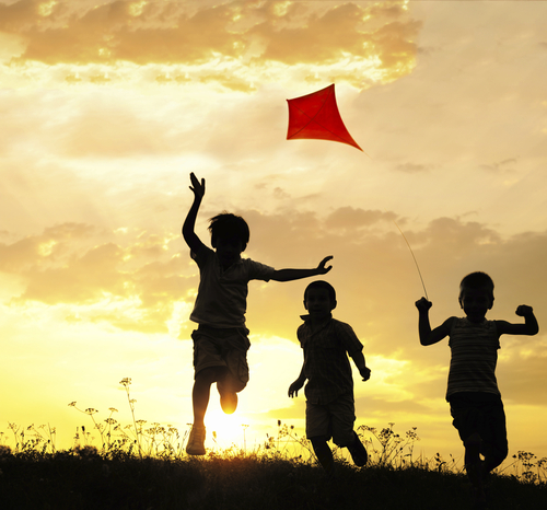Detail Gambar Anak Main Layangan Nomer 22