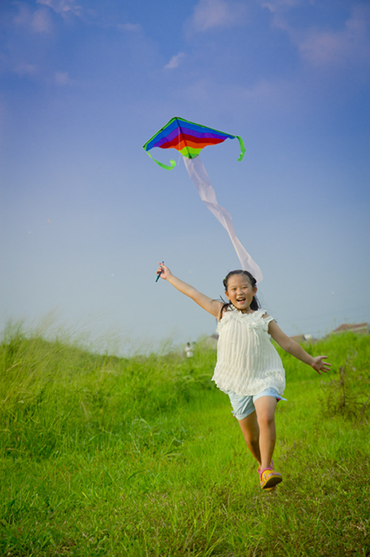 Detail Gambar Anak Main Layangan Nomer 34
