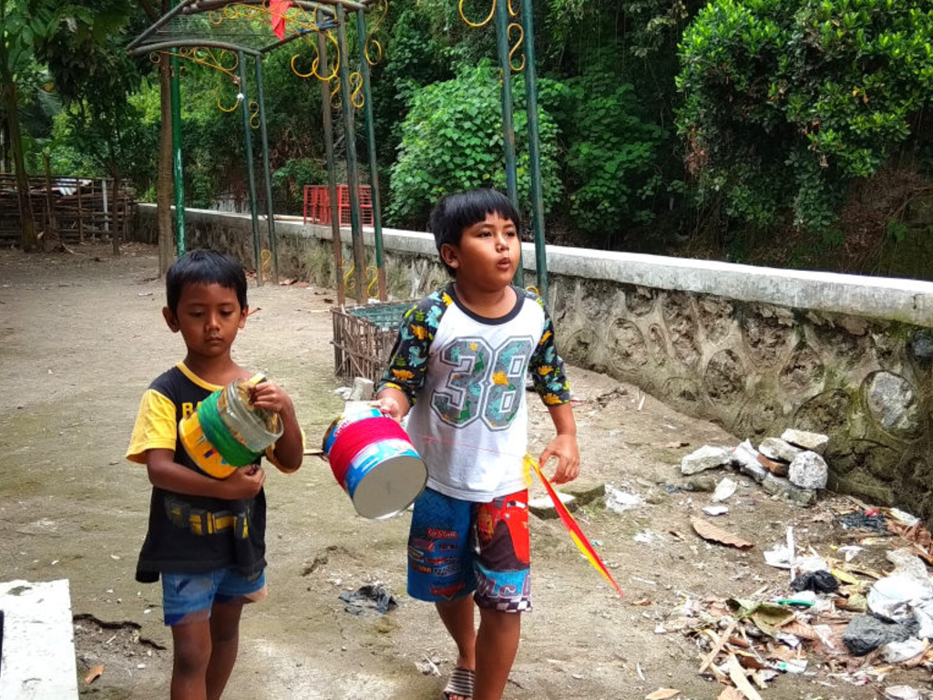 Detail Gambar Anak Main Layangan Nomer 46
