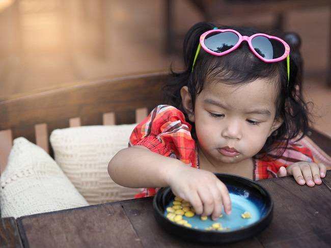 Detail Gambar Anak Makan Kedele Nomer 32