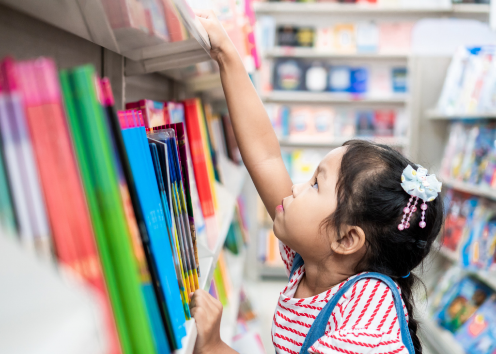 Detail Gambar Anak Membaca Buku Di Perpustakaan Nomer 46