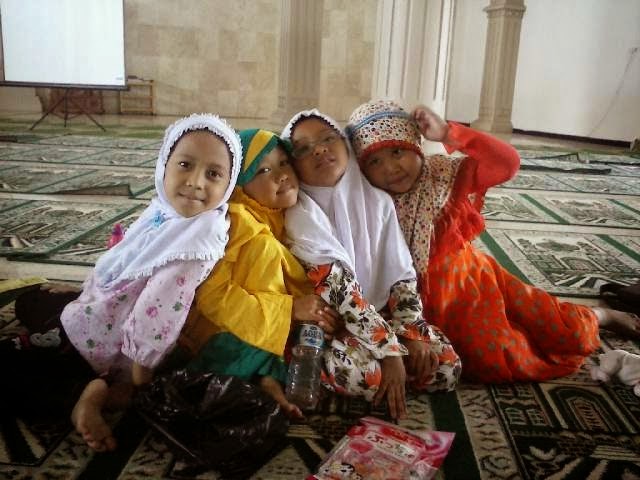 Detail Gambar Anak Mengaji Di Masjid Nomer 16