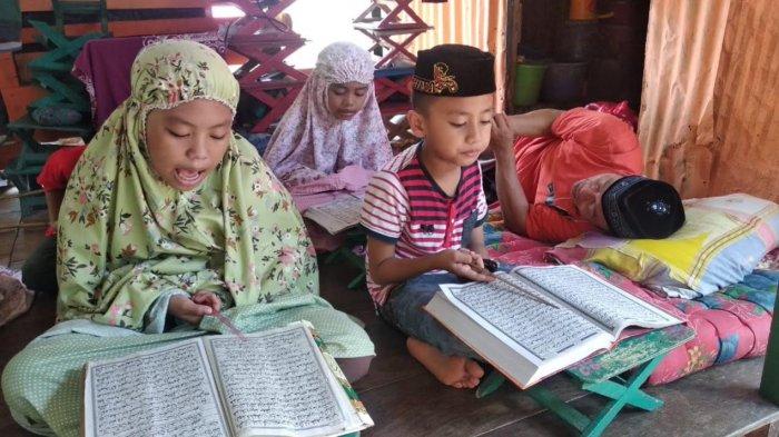 Detail Gambar Anak Mengaji Di Masjid Nomer 41