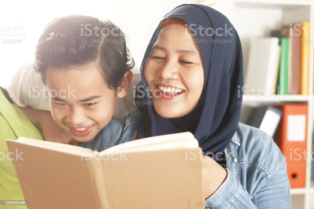 Detail Gambar Anak Muslim Belajar Dengan Ibu Nomer 15