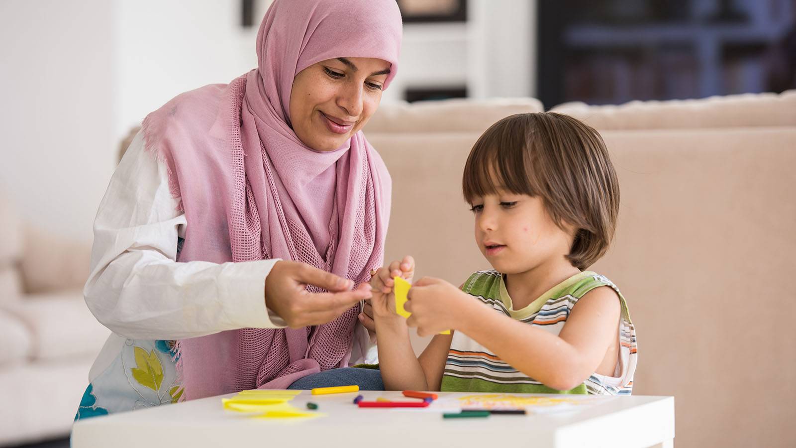 Detail Gambar Anak Muslim Belajar Dengan Ibu Nomer 21