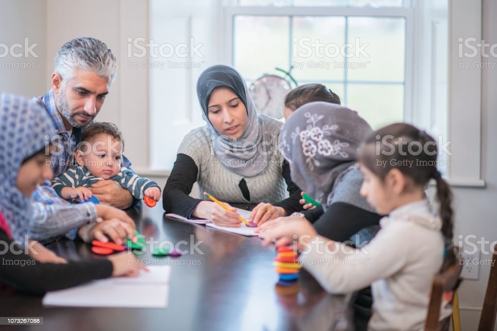 Detail Gambar Anak Muslim Belajar Dengan Ibu Nomer 22